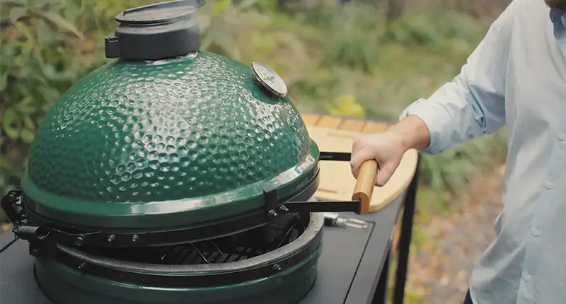 Big Green Egg in use